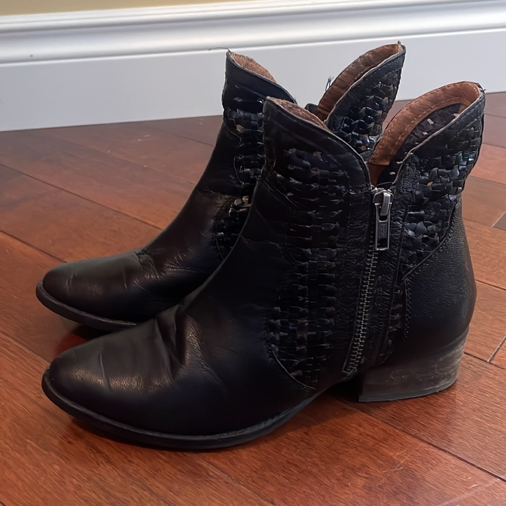 Seychelles flip a coin ankle boots booties